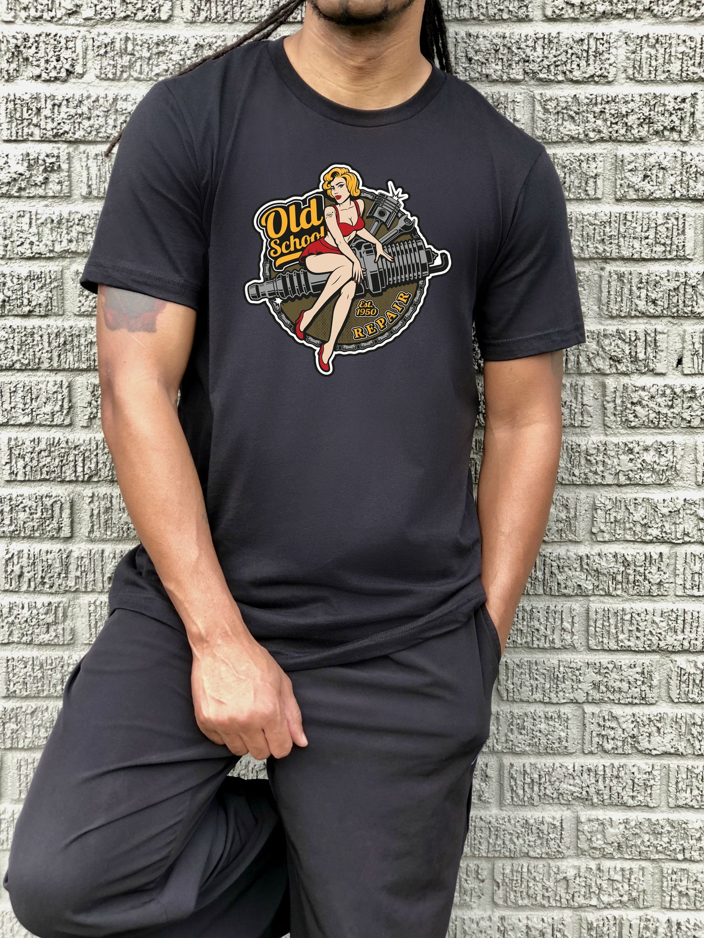 Pin Up Sights Ink Graphic Tee